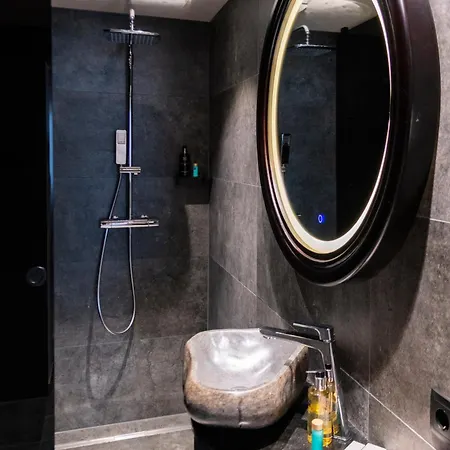 Aiola Living Boutique Hotel 4*