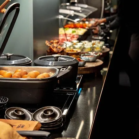 Отель Aiola Living Boutique 4*