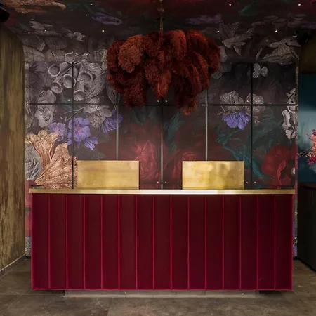 Отель Aiola Living Boutique 4*