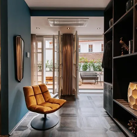 Готель Aiola Living Boutique 4*