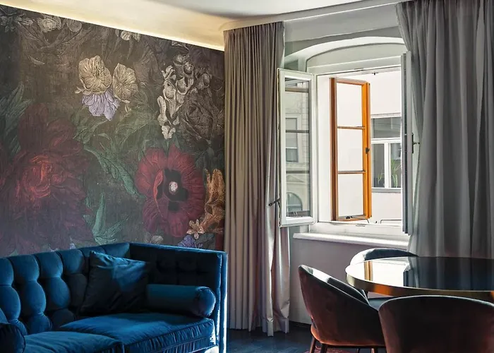 Aiola Living Boutique 4*